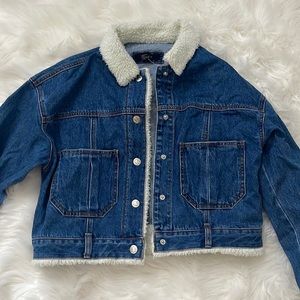 Denim jacket with fur